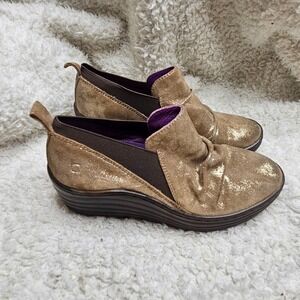 Bionica Gallant Metallic Suede Wedge Slip-on sz 6.5‎